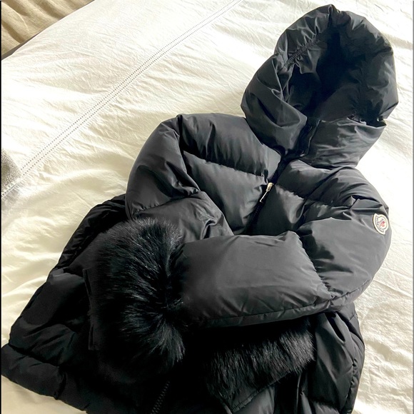 Moncler | Jackets & Coats | Black Moncler Puffer Jacket Like New